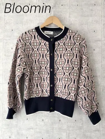 Bloomin 블루밍 니트 가디건 긴팔 꽃무늬 올 패턴 앞 버튼