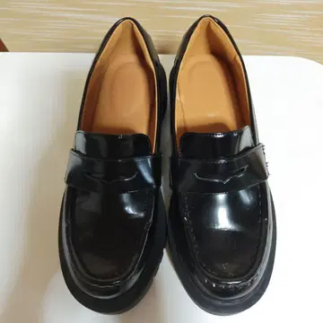 유니클로 완판템 네이비 필터치 로퍼