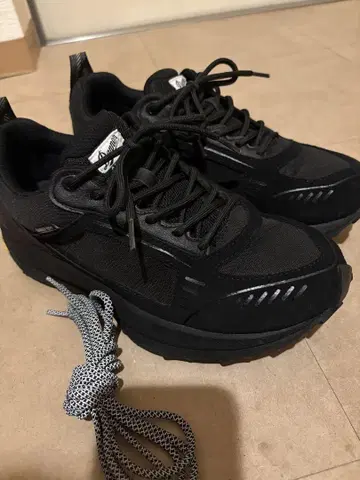 Danner 블랙 스니커즈