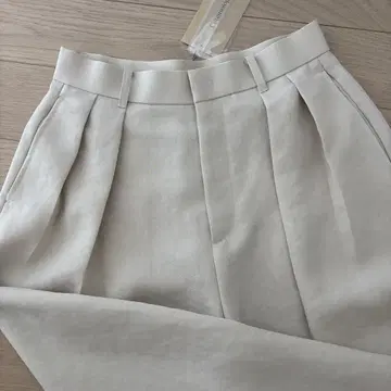 택 포함 새상품 인기 캘런솔로지 현행 모델 투 턱 팬츠