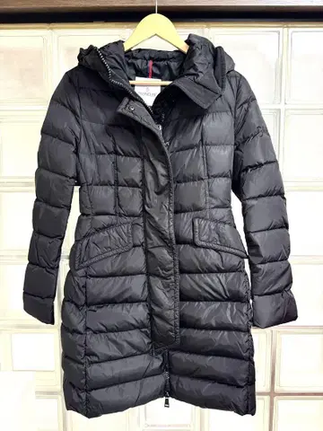 MONCLER 후드 부착 블랙 다운 자켓