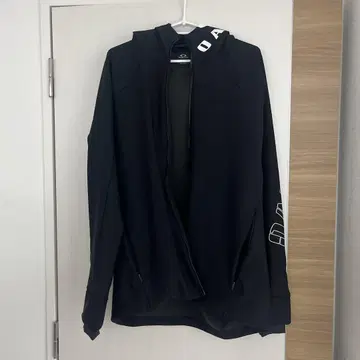 Oakley 블랙 후드 부착 자켓