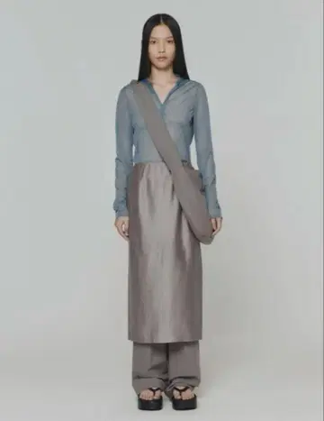 AMOMENTO SILKY MIDI SKIRT