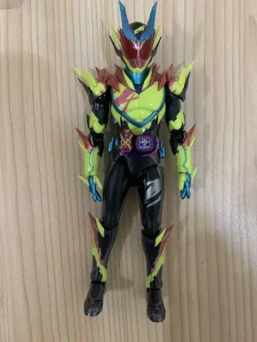 S.H.Figuarts 가면라이더 리바이스