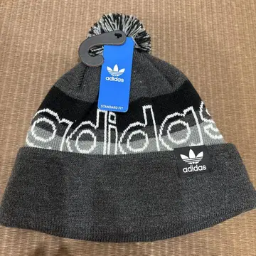[ 미사용 새상품 ] adidas 폼폼 포함 니트 모자 그레이/블랙