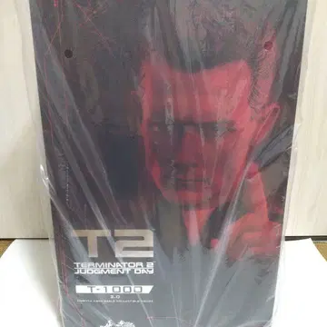 핫토이즈 터미네이터 2 T-1000 (2.0 버전)