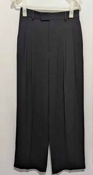 이에나 턱 팬츠