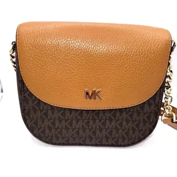 새상품급 MICHAEL KORS 숄더백 로고 하프 돔