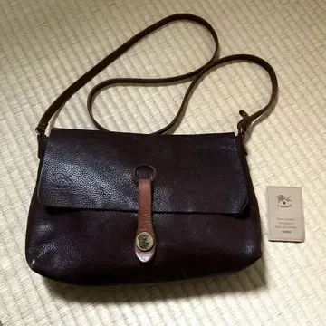 일비종떼 다크 브라운 가죽 콘초 숄더백