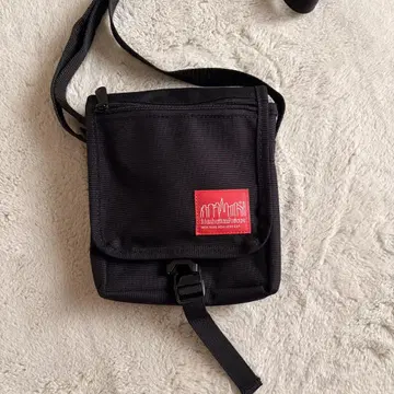 MANHATTAN PORTAGE 블랙 숄더백 사코슈