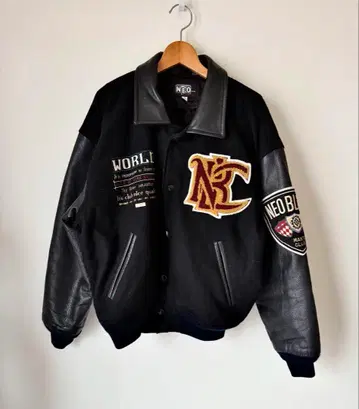 매우 멋진 NEO BLOOD 소매 천연 가죽 바시티 자켓 블랙