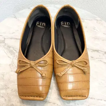새상품급 Fin 핀 플랫슈즈 리본 펌프스 23.5cm 가죽