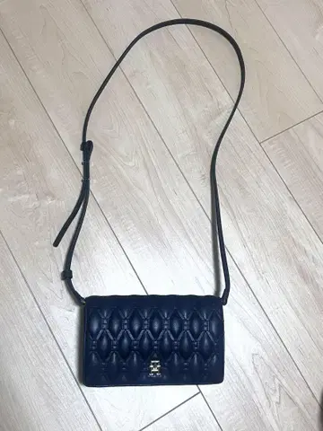 타미힐피거/TOMMY HILFIGER 리파인 플랩 퀼팅