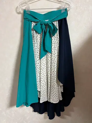 새상품급 axes femme 플레어 스커트 그린 네이비 도트 무늬