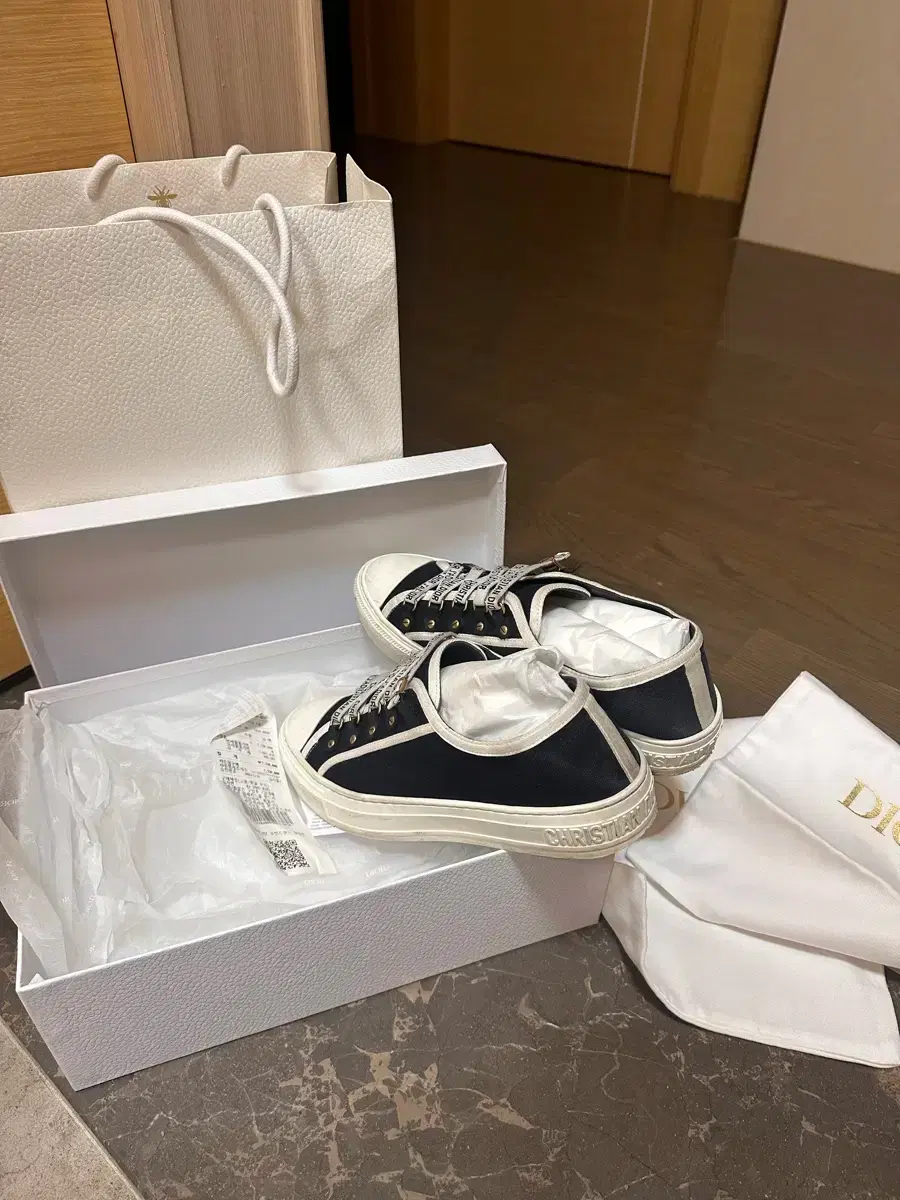 Dior sneakers 39