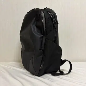 블랙 비즈니스 백팩