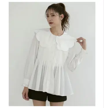 meraki 스캘럽 옷깃 프릴 블라우스