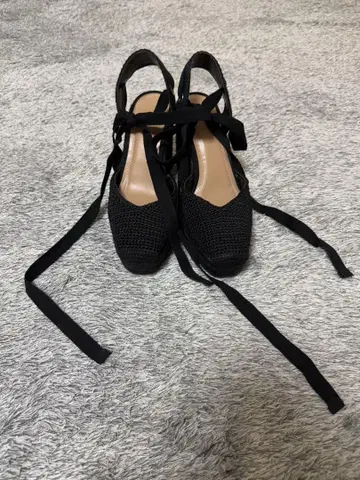 ZARA 블랙 뜨개질 웨지힐 펌프스