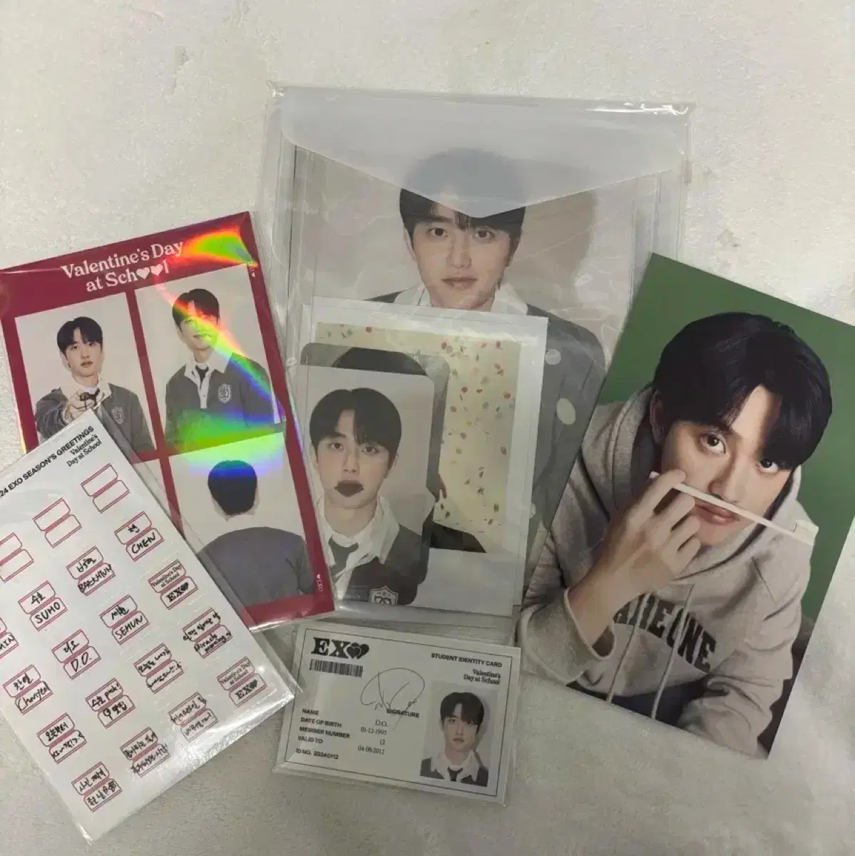 (Sealed/Bulk) Exo Do Kyungsoo D.O. Seasons Greetings Photopack + Seasons Greetings Postcard
