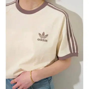 adidas T셔츠 베이지 S