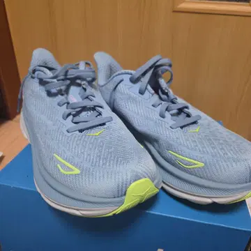 호카 오네오네 러닝화 23cm