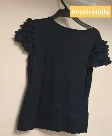 네이비 프릴 반팔 티셔츠