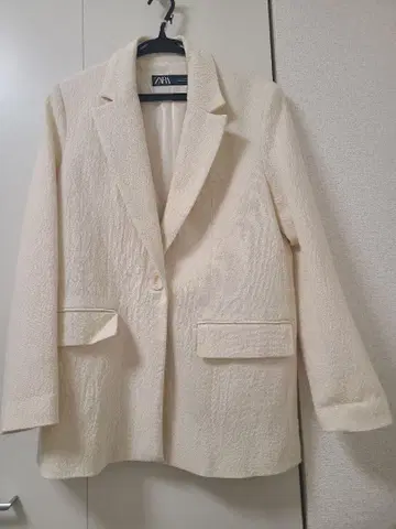 미사용 새상품 ZARA 자켓 아이보리