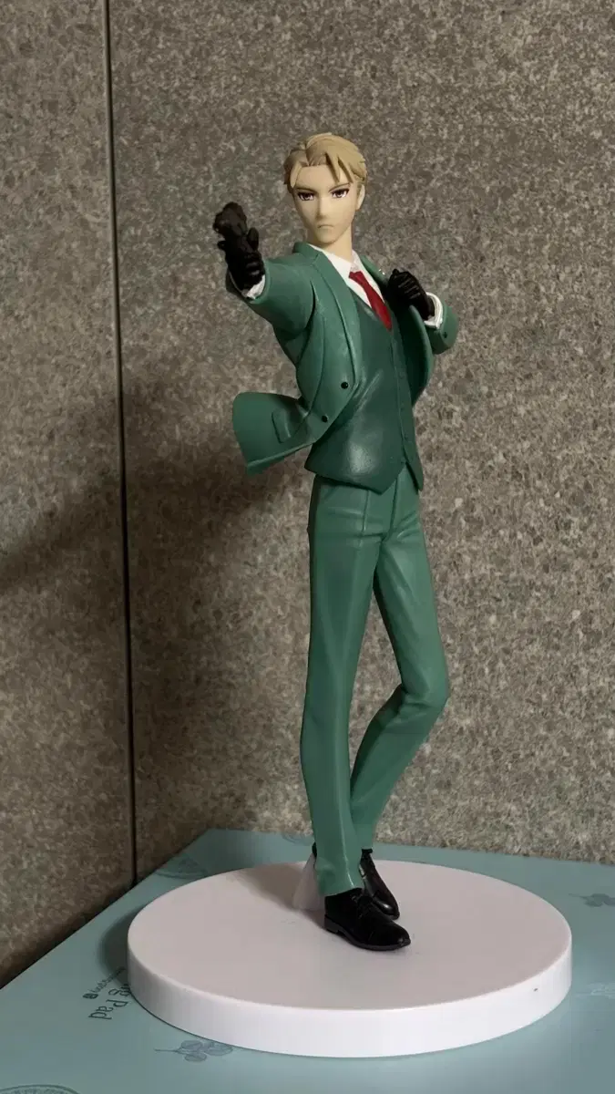 Lloyd Figure
