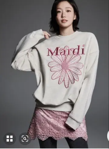 새상품 Mardi 꽃무늬 자수 크루넥 트레이닝복 한국 마르디