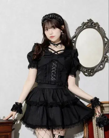 NOEMIE 데콜테 초커 리본 셋업