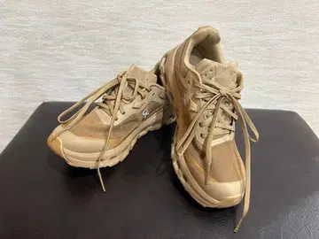 On 베이지 스니커즈 23cm