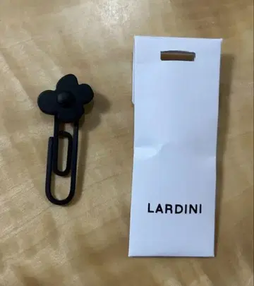 [ 미사용 새상품 ] 라르디니 LARDINI 블랙 부토니에르