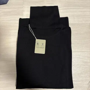 JOHN SMEDLEY 블랙 터틀넥