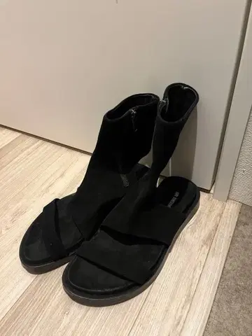 ANN DEMEULEMEESTER archive boots 37