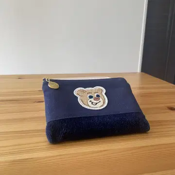 페이 LOVERARY 곰 자수 네이비 파우치