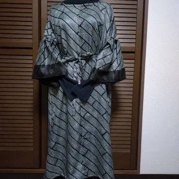 순수 실크 쥐어짜기 원피스