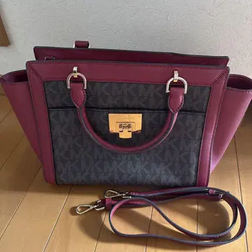 MICHAEL KORS 브라운 숄더백