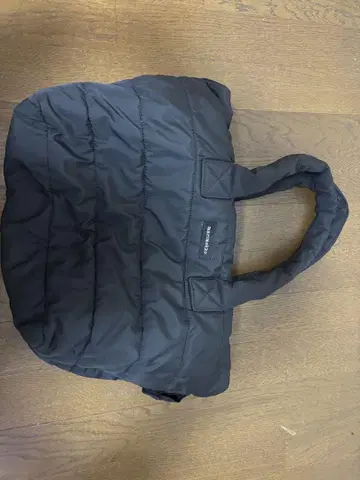 블랙 퀼팅 백