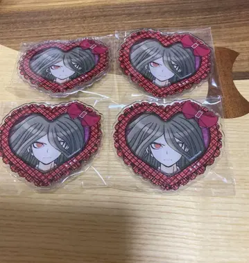 단간론파 카무쿠라 이즈루 하트형 아크릴 배지
