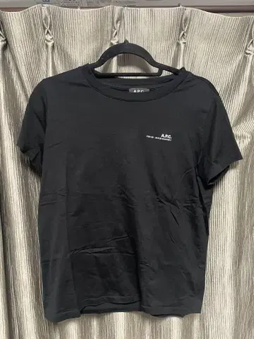 A.P.C. 블랙 티셔츠 S 사이즈