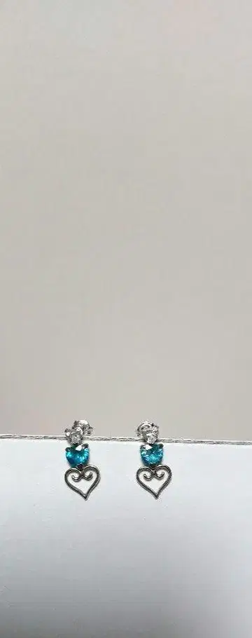 양쪽 귀용 귀걸이