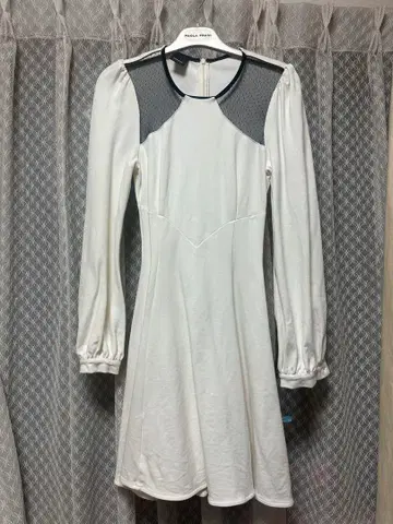 PINKO 화이트 A라인 원피스 긴팔