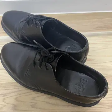 닥터마틴 블랙 레이스업 슈즈