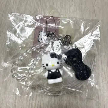 로리즈팜 헬로키티 퀼팅 키 참 블랙