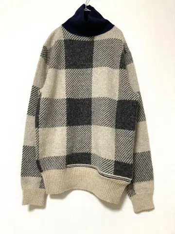 사카이 버팔로 체크 하이넥 알파카 울 니트 스웨터