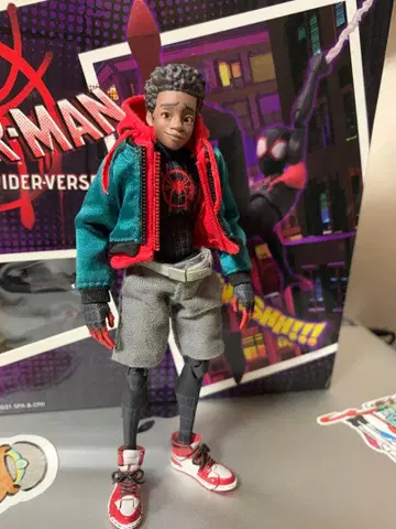 스파이더버스 센티넬 마일즈 모랄레스 피규어