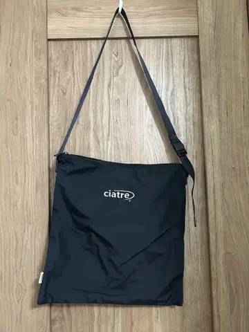 ciatre 숄더백 블랙