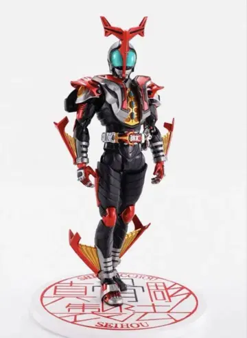 S.H.Figuarts 진골조제법 가면라이더 카부토 하이퍼 폼
