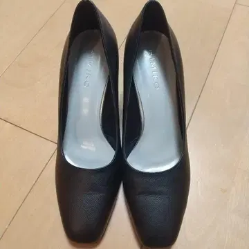 HIMIKO 히미코  블랙 심플 펌프스 23cm
