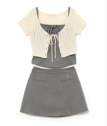 andmary Quinn set up gray